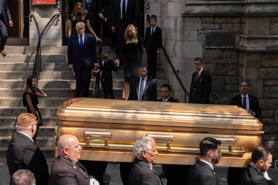 Familia Trump da el último adiós a Ivana en funeral en Nueva York
