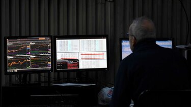 Mercados huyen de activos argentinos por temor a incumplimiento