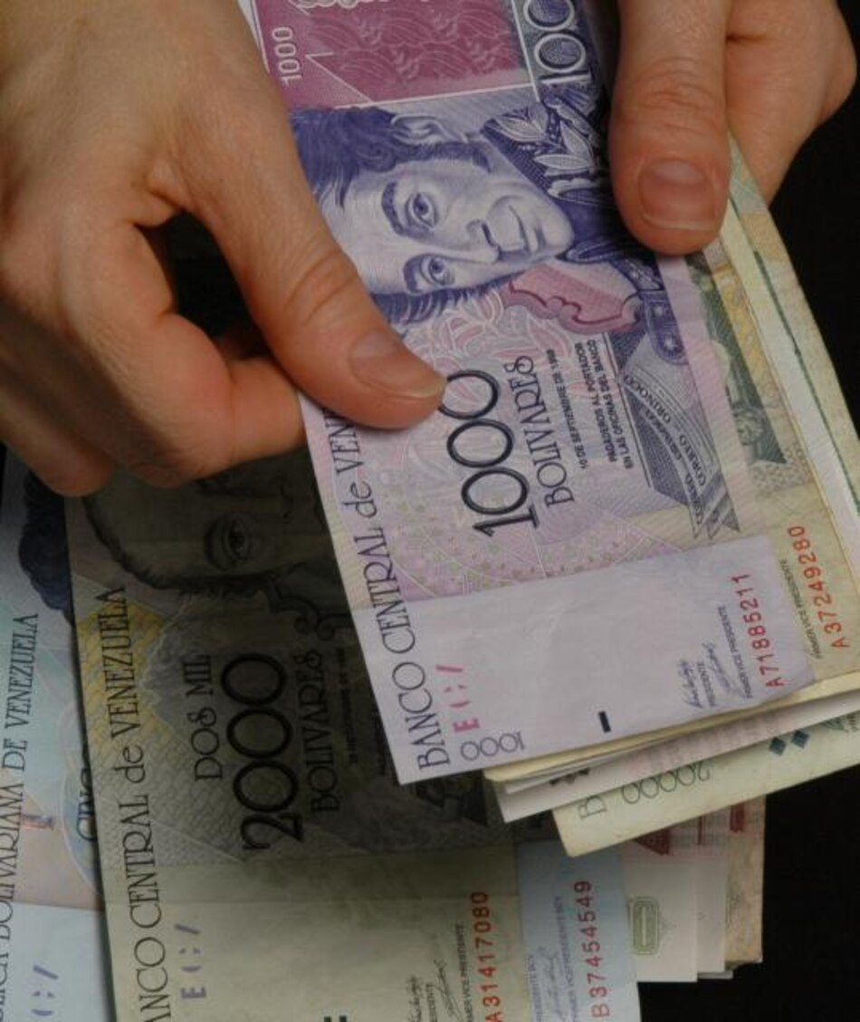 Venezuela inicia subastas en nuevo sistema de asignación de divisas