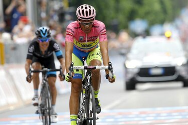 Tiralongo vence en la novena etapa del Giro; Contador sigue de líder