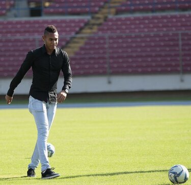 Ismael Díaz vuelve a marcar y asiste en otro gol