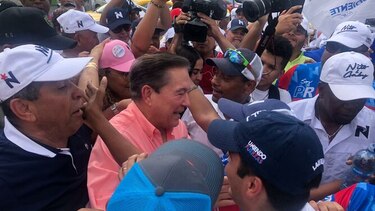 Nito Cortizo busca el voto en el distrito de San Miguelito