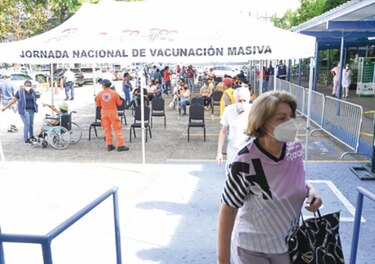 EMA avala vacuna de AstraZeneca; se inmuniza a 287 mil 86 personas