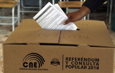 Más de 13 millones de ecuatorianos votan en referendo