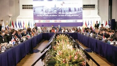Presidentes evitan referirse a la crisis y a la corrupción