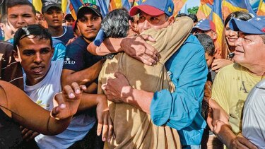 La oposición pide a Falcón que retire su candidatura