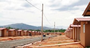 Entregarán 105 casas a afectados por desastres naturales