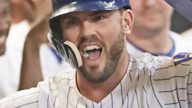 Moustakas y mexicano Soria se declaran agentes libres