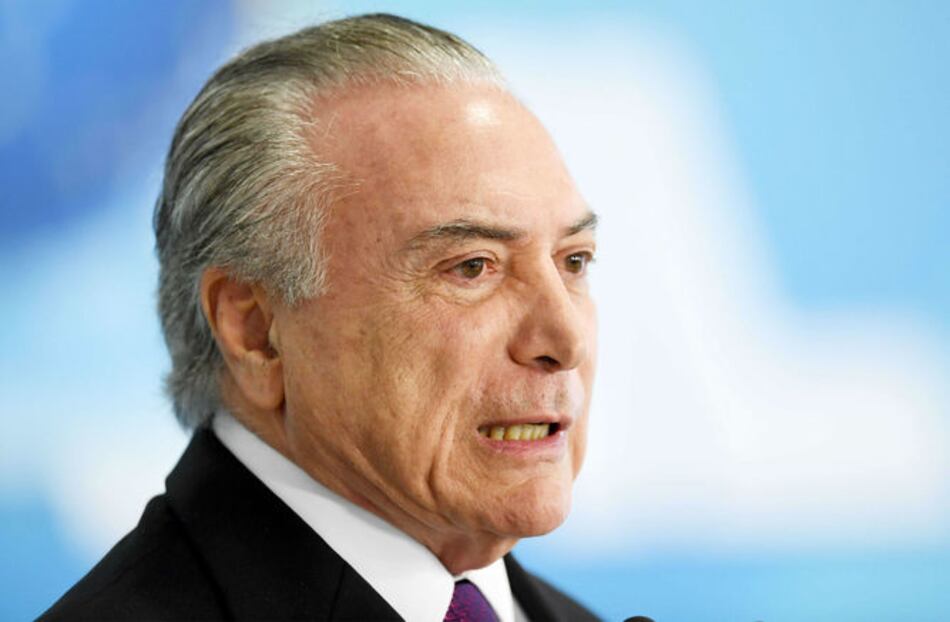 '¿Hablo con el Presidente?': Cámara filtra por error celular del presidente de Brasil