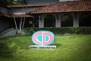 CD: Roux se postula el 3 de abril;  rebeldes quedarían excluidos de las postulaciones 