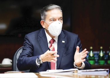 Exigen al Presidente que separe a ministros Sabonge y Carrizo