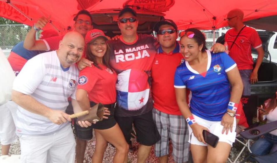 La Marea Roja se apodera del Camping World Stadium