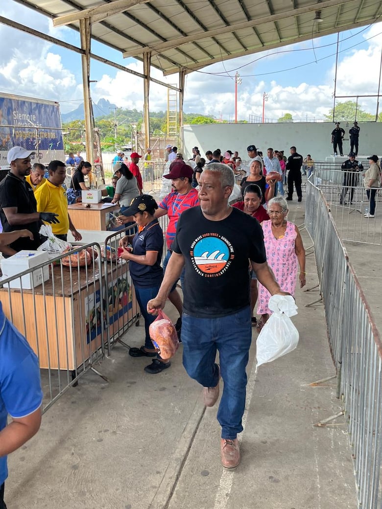 Retrasos en naviferia del IMA en Capira: proveedor de jamón llega tarde