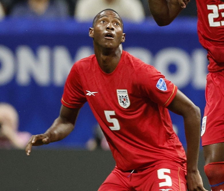 Adalberto Carrasquilla es sancionado con dos partidos