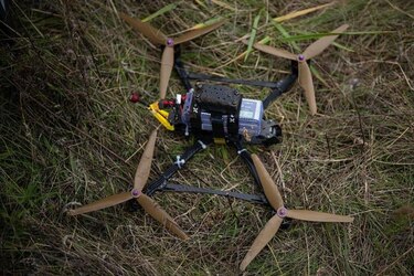 Comando Vermelho: cómo drones y fusiles importados acaban en manos del crimen organizado en Brasil y están transformando el conflicto urbano
