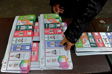 El conteo de votos empieza en una pacífica jornada en Bolivia