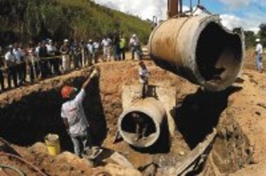 Instalan conector para Línea Paralela de agua