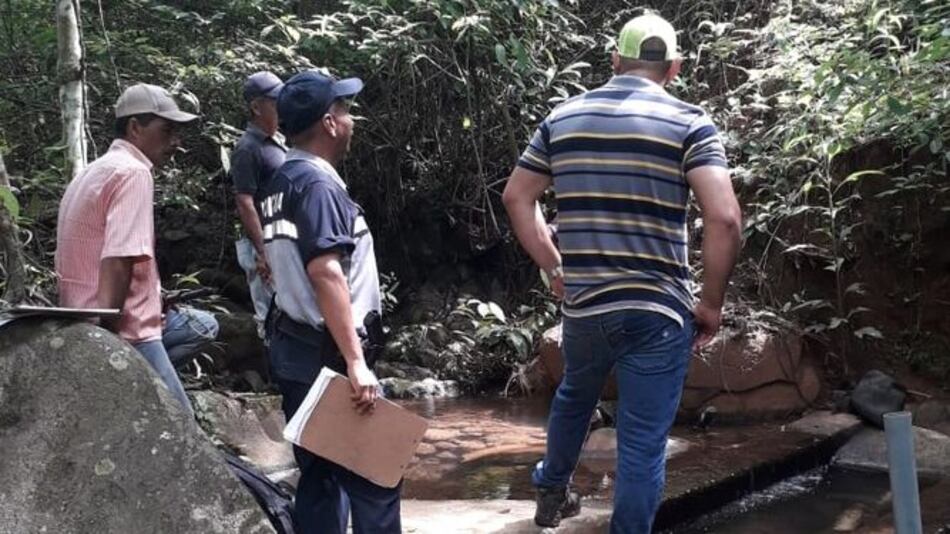 Poceños denuncian posible contaminación de afluente que alimenta acueducto