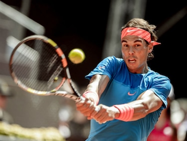 Nadal supera con autoridad a Dimitrov