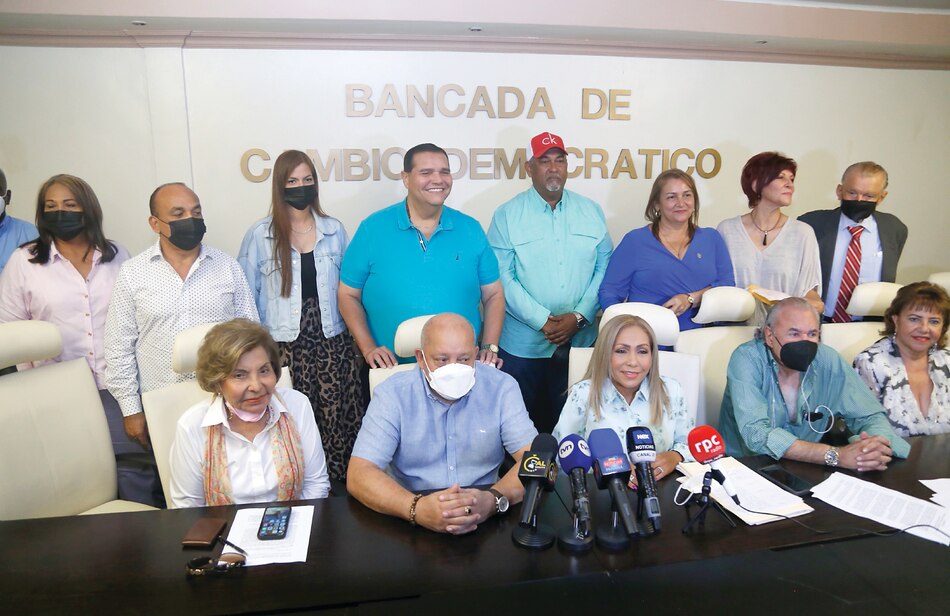 Tribunal de Cambio Democrático pasa factura a 15 diputados por traición