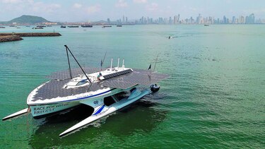 Imponente catamarán Race For Water combate contaminación de los océanos