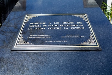 Rinden homenaje a 111 profesionales de la salud que perdieron la vida a causa de la Covid-19