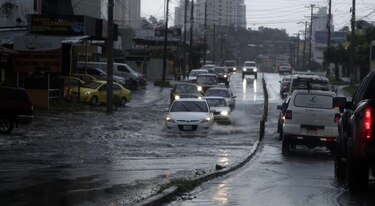 Veinte sectores inundados tras las fuertes lluvias