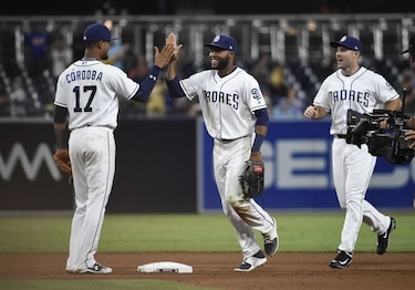 MLB premia jugada defensiva del panameño Allen Córdoba