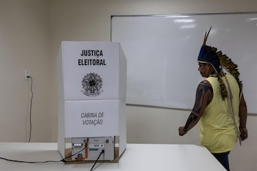 Brasil: cierran los colegios electorales en la segunda vuelta de las elecciones presidenciales