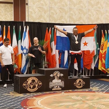 Panamá obtiene medalla de bronce en el Mundial de Pesas Máster en Estados Unidos