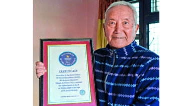 Subir el Everest con 85 años