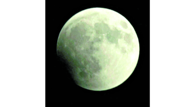 Luna es ‘costilla’ de la Tierra