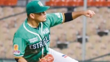 Paolo Espino reta a las Águilas