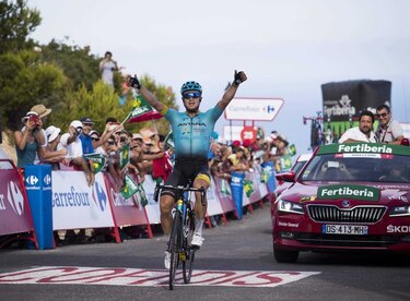 El kazajo Alexei Lutsenko gana la quinta etapa de la Vuelta