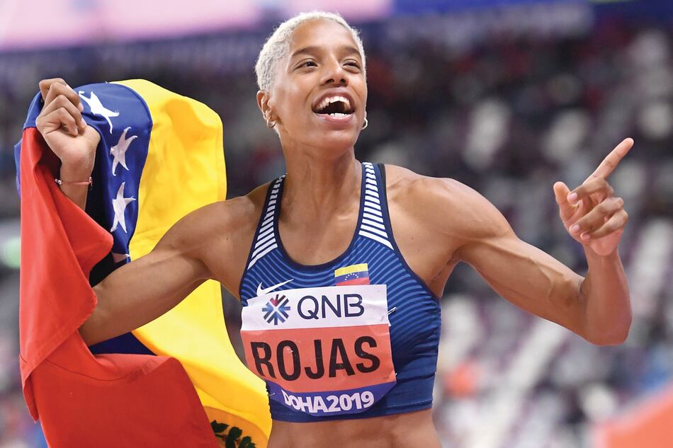 Favorita al oro en salto triple