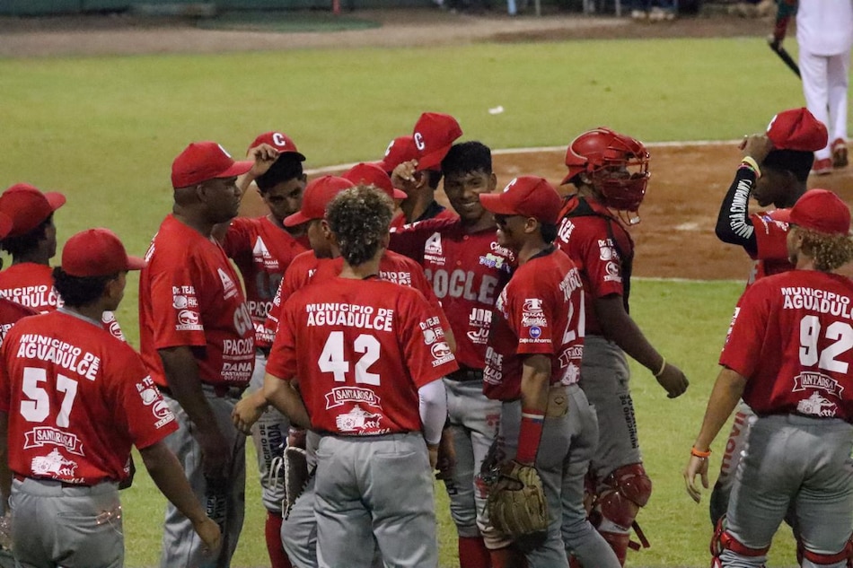 Coclé se coloca a un triunfo de coronarse en el béisbol juvenil