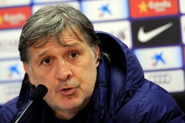 Martino no descarta que Messi esté más tiempo de baja