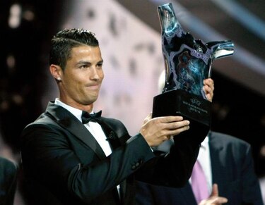 Cristiano Ronaldo se lleva el premio al mejor futbolista de Europa