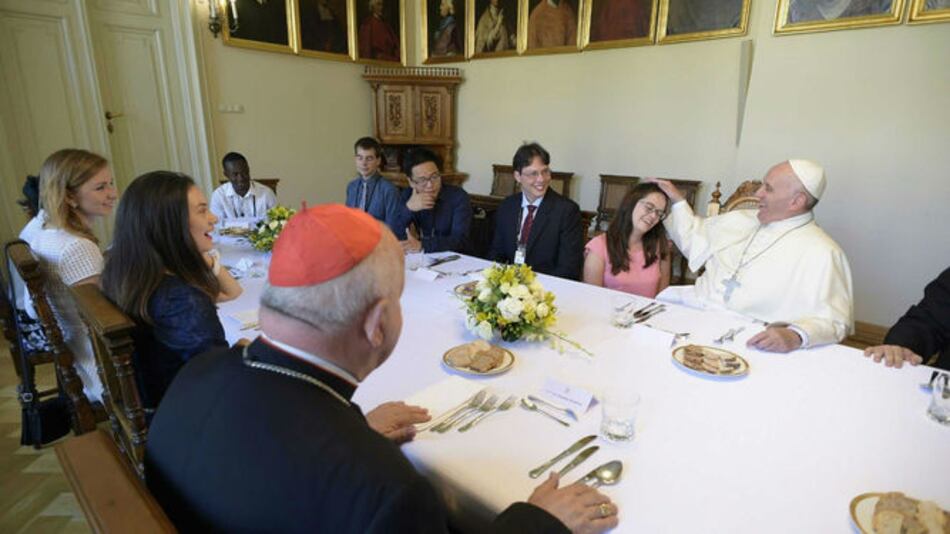 El papa reitera a la Iglesia que abra sus puertas con ternura a los más débiles