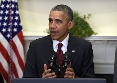 Obama firma la ley que prohíbe el cierre de Guantánamo pero no renuncia a su plan