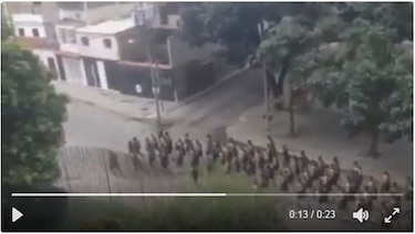 Video: 'Quisiera degollar con un puñal de acero a un maldito guarimbero', gritan militares en Venezuela durante entrenamiento