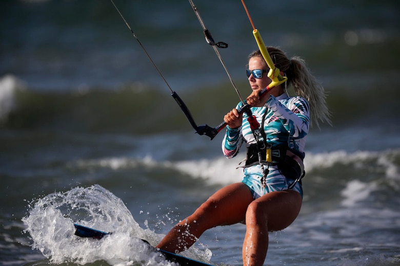 El ‘kitesurf’ entra en Panamá y busca ganar adeptos