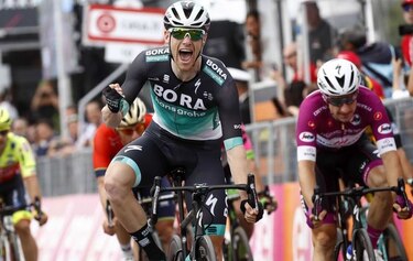 Bennett gana la séptima etapa, Yates sigue de líder