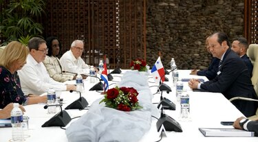 Canciller panameño aterriza en La Habana en momento crítico por detenidos