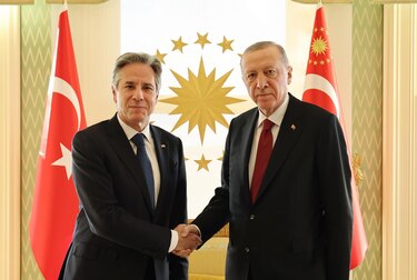 Blinken se reúne con Erdogan en Estambul para hablar de Gaza y la OTAN