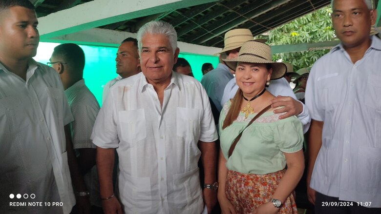 Presidente Mulino visita Guararé para celebrar el Festival de la Mejorana