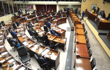 Diputados suplentes no deben tener doble salario: Corte Suprema