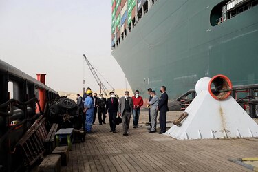 Canal de Suez podría quedar despejado la semana que viene