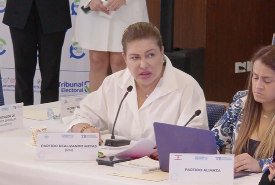 Pulseo en la CNRE: partido RM intenta anular el voto de la Fiscalía Electoral en discusión del fuero