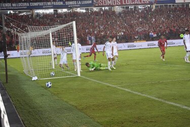 La prensa costarricense no perdona a su selección de fútbol
